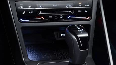 Síntomas y soluciones para evitar averías del aire acondicionado del coche en verano