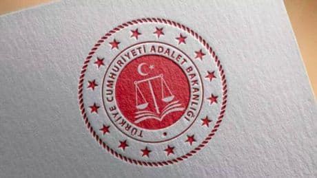 Adalet Bakanlığı'nda "bakan yardımcısı" kaldırıldı