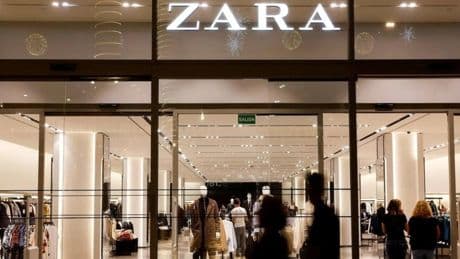 Zara vende la camisa más barata y elegante de la temporada: disponible por 15,99 € y en dos colores