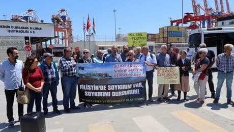 Mersin'de 'İsrail'e mühimmat' protestosu: “İsrail ile anlaşmalara son verin”