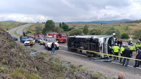 Yozgat'ta midibüs devrildi: 2 kişi öldü, 15 kişi yaralandı