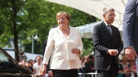 Bayreuther Festspiele: Merz, Merkel und Söder besuchen Premiere der Neuproduktion von Wagner-Oper