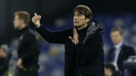 Napoli, Conte predica calma: «Non abbiamo ancora fatto nulla. Complimenti all'Inter per la gara col Barcellona»
