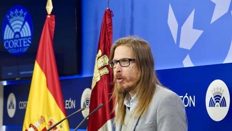 Pablo Fernández llama a Ayuso "impresentable, paleta e ignorante" tras su amenaza ante la cumbre de presidentes