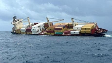 Containerschiff sinkt vor Indien: Ölteppich breitet sich aus