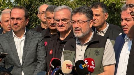 Tarım ve Orman Bakanı İbrahim Yumaklı: Üç ildeki orman yangınlarının büyük oranda söndürüldü