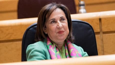 Robles afirma sentirse apoyada por Sánchez tras el mensaje en el que la llama «pájara»