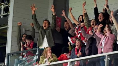 Ryan Reynolds wants ex-England star to help Wrexham reach Premier League as deadline set