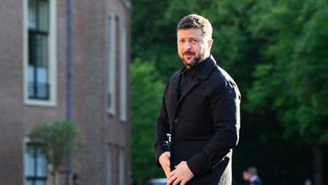 Costume ? Cravate ? La Maison-Blanche aurait cherché à savoir ce que portera Zelensky pour sa rencontre avec Trump