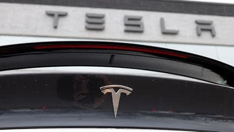 Tesla abandonne son projet "Dojo", son superordinateur censé rendre ses voitures autonomes