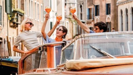 El verano se sirve en copa: redescubre el arte del aperitivo con este icónico Prosecco italiano