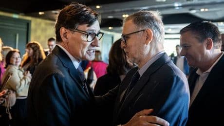 La contracrónica  El nuevo PSOE de Aragón abraza a Catalunya