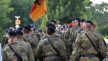 Bundeswehr: Minister: Bundeswehr ist in Thüringen verwurzelt