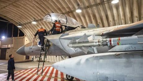 Israel toma el control «total» del cielo iraní y abre un «corredor aéreo hacia Teherán»