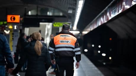TMB abre un expediente a la empresa de seguridad por un &quot;incidente&quot; con un grupo de jóvenes