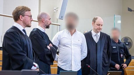 Staatsanwalt vor Gericht : Jahrelang jagte er Drogenbanden. Ließ er sich am Ende von ihnen bezahlen?