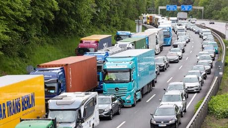 ADAC warnt - Hohe Staugefahr rund um Himmelfahrt