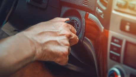 Beliebte Methode zum Sprit sparen: Warum sie dem Motor schaden kann