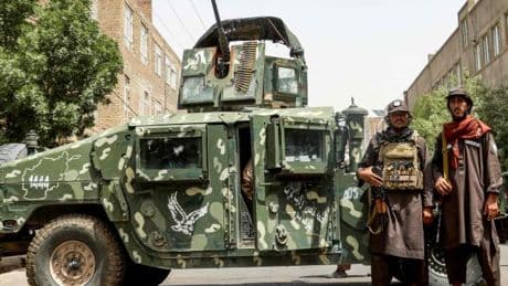 „Kriminelle bei Machtübernahme öffentlich hingerichtet“ – So eisern regieren die Taliban