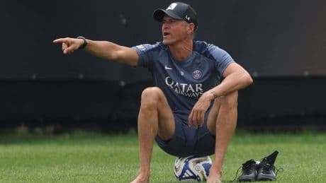 Luis Enrique, el rey del barro que acaricia la historia... y le enseña el camino a Xabi Alonso