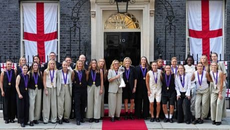 «It's home»: Fans und Regierung empfangen Europameisterinnen