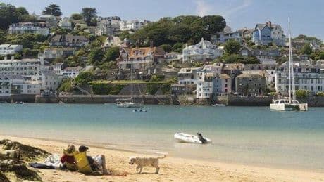 'UK's most expensive seaside town' abandoned by tourists after new £10 charge