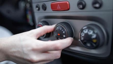 Los mejores trucos para enfriar rápido el coche y usar el aire acondicionado sin gastar de más
