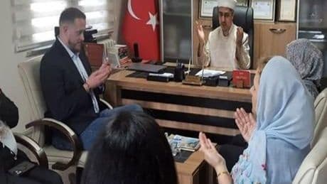 Sakarya'da İngiliz vatandaşı Simon Sinan ismini alarak Müslüman oldu