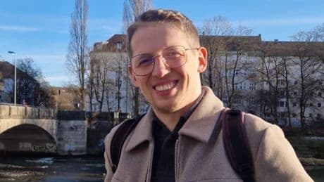 „Du wirst Regale einräumen“ - dieser Satz veränderte sein Leben
