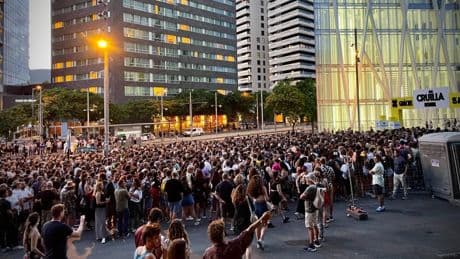 El aplazamiento de la jornada del Cruïlla provoca cancelaciones y quejas