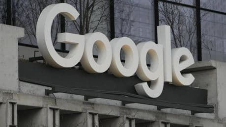 "Mi hanno ripreso sotto la doccia". E fa causa a Google per 80mila euro