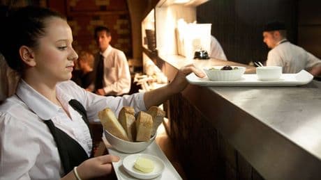 UK service sector returns to growth as tariff concerns ease