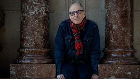 Pedro Learreta: «El rock tiene el oropel y la fama, pero también un 'backstage' lleno de porquería»