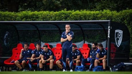 Sergio agita el árbol y hace cambios de posiciones a escasos días del estreno