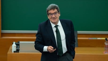 Escrivá defiende los cambios en el BdE: &quot;Si hay alguien cualificado, soy yo&quot;