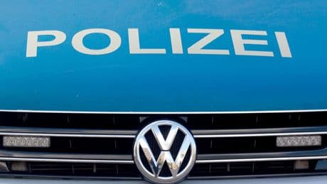 Schwaben: Motorrad prallt gegen Auto - 22-Jähriger stirbt