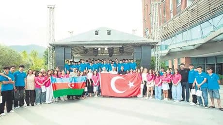 Türk şehit çocukları kardeşleriyle buluştu