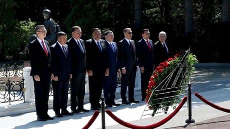 İçişleri Bakanı Yerlikaya, Haydar Aliyev’in mezarını ziyaret etti