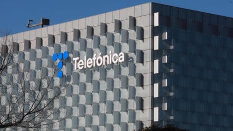 Telefónica compra el 50% de FiBrasil y alcanza el 100% del capital