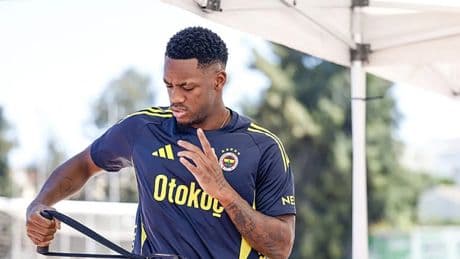 Jhon Duran, Fenerbahçe'de ilk antrenmanına çıktı