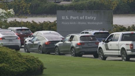 U.S. immigration lawyer says he’s never seen additional checkpoint at B.C. border