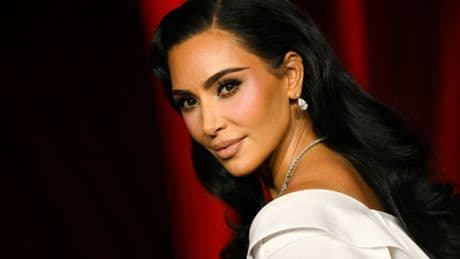 Reality-Star Kim Kardashian sagt in Prozess um Raubüberfall in Pariser Hotel aus