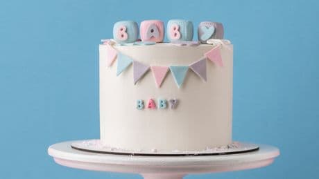 'I Made My Sister's Gender Reveal Cake Grey After She Didn't Tell Me The Gender'