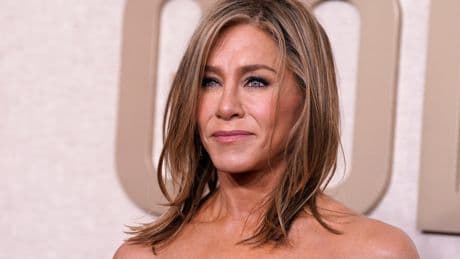 Jennifer Aniston And I Share A Fear Of Flying. Experts Gave Me The Same 2 Tips To Get Over It