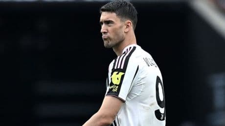 Man Utd target Dusan Vlahovic was completely shown up by £50m star Liverpool want