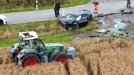 Unfall mit Traktor nördlich von Ulm: Zwei Kinder schwer verletzt