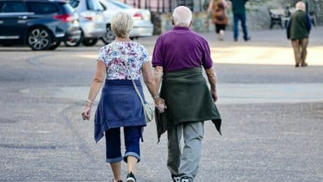 Pensionati, quali sono le mete preferite per emigrare? Primo posto per la Spagna, bene anche Albania e Svizzera