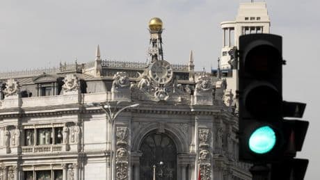 SegurCaixa Adeslas se adjudica el seguro de salud de los empleados del Banco de España durante 5 años por 40 millones