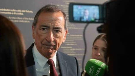 Sala indagato, FdI e Lega all?attacco: «Riferisca in consiglio comunale»