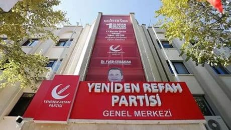 Yeniden Refah Partisi'nde toplu istifalar sürüyor